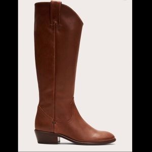Frye Carson pull on boot NWT
